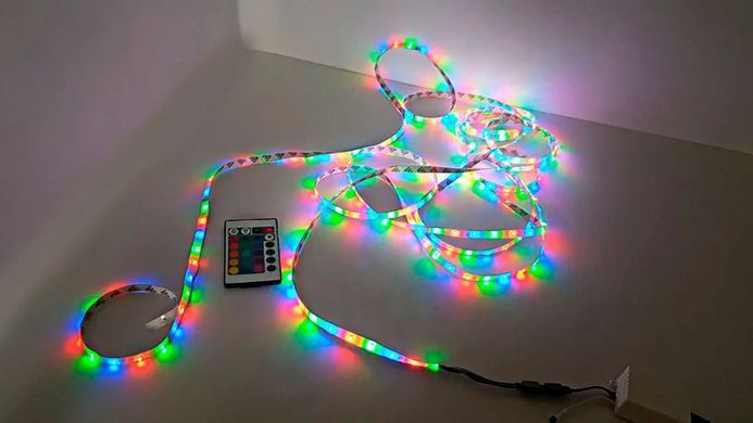 Лента светодиодная RGB 5м 2835 з пультом